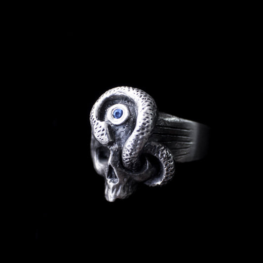 Anillo de calavera personalizado