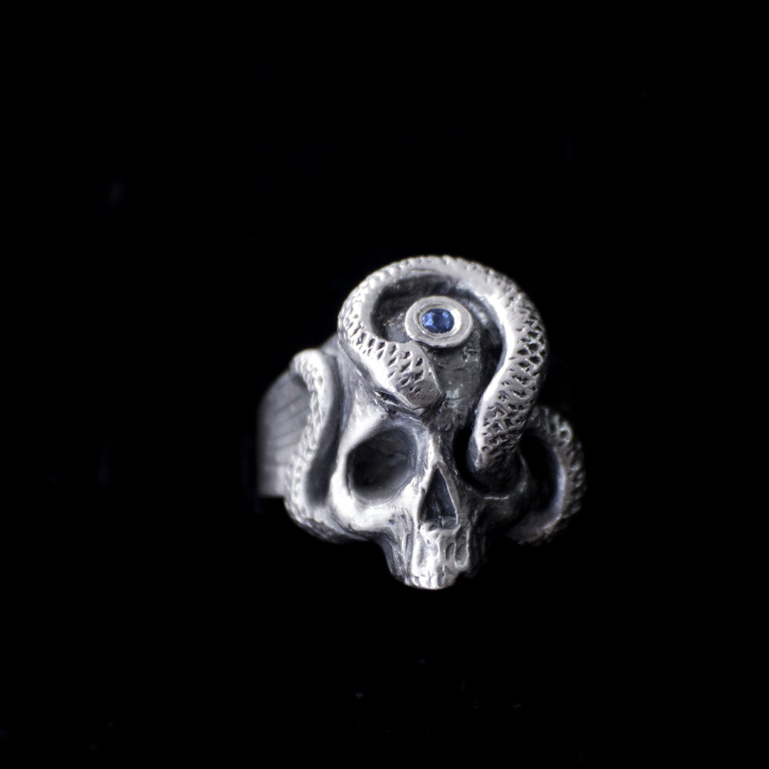 Anillo de calavera personalizado